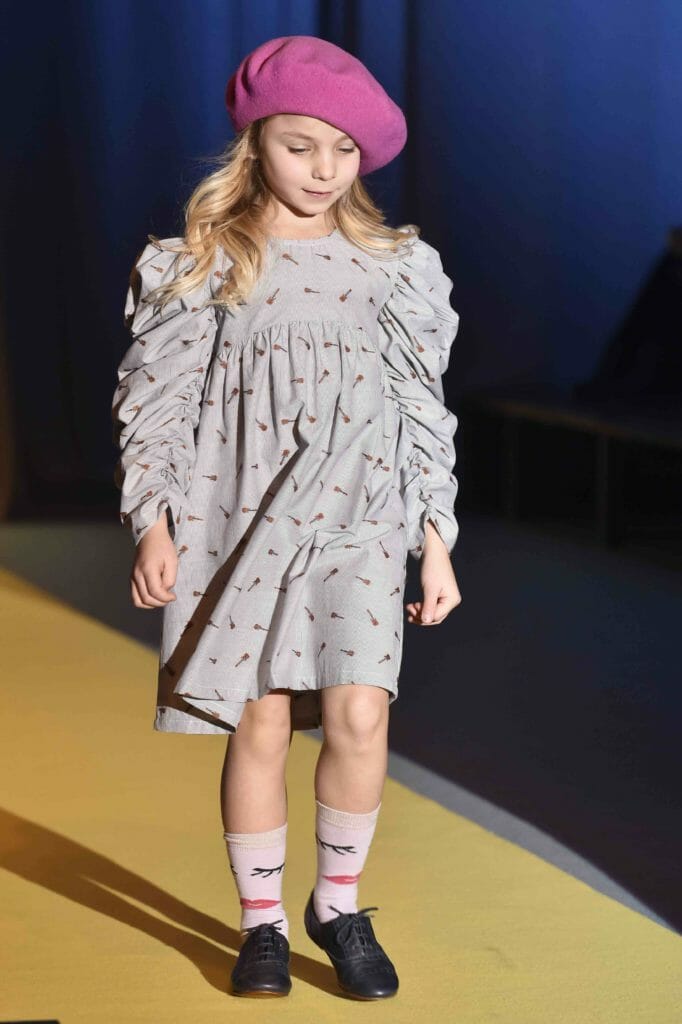 Ruffled sleeves by Iglo Indi and hot pink beret for winter 2018 kids fashion
