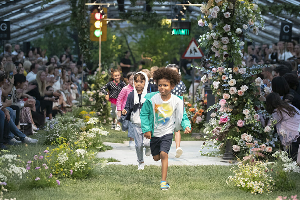 The urban city explodes into The Secret Garden at Il Gufo kids runway show for SS 2020