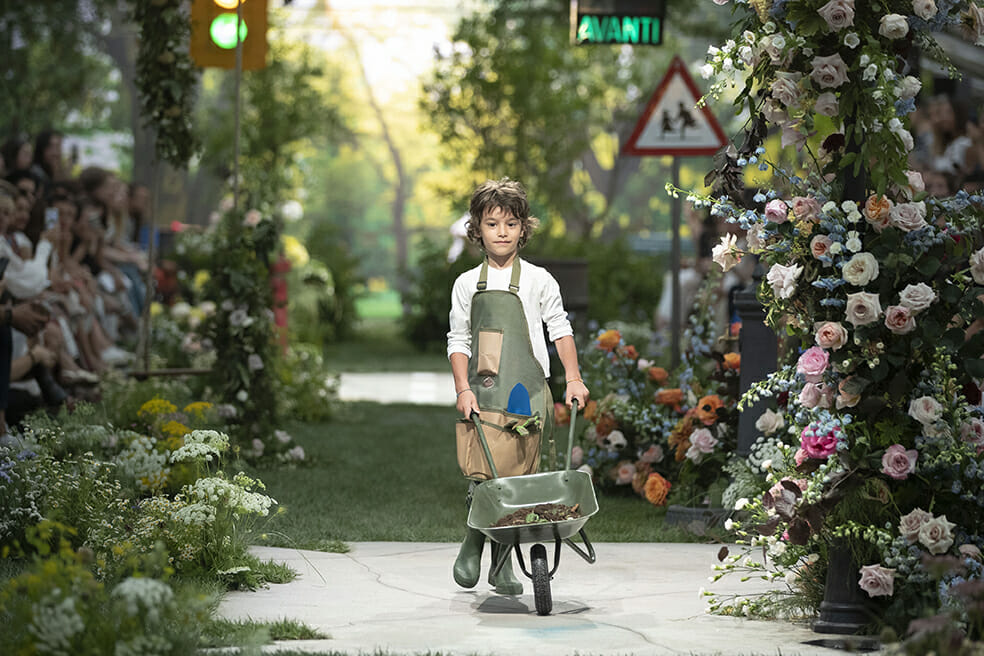 Giving way to gardening accessories and natural colour tones Il Gufo SS20