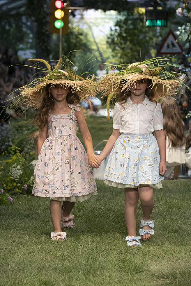 Sweet flower and butterfly dresses for summer 2020 girls fashion at Il Gufo