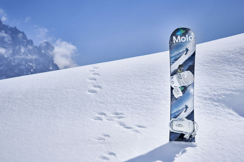 Accoessories include Molo's own brand snowboard!