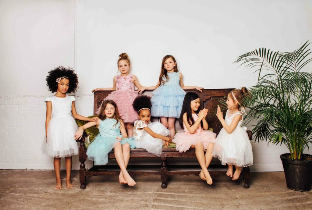 Les girls with Le Mu party dresses for summer 2018 ceremony