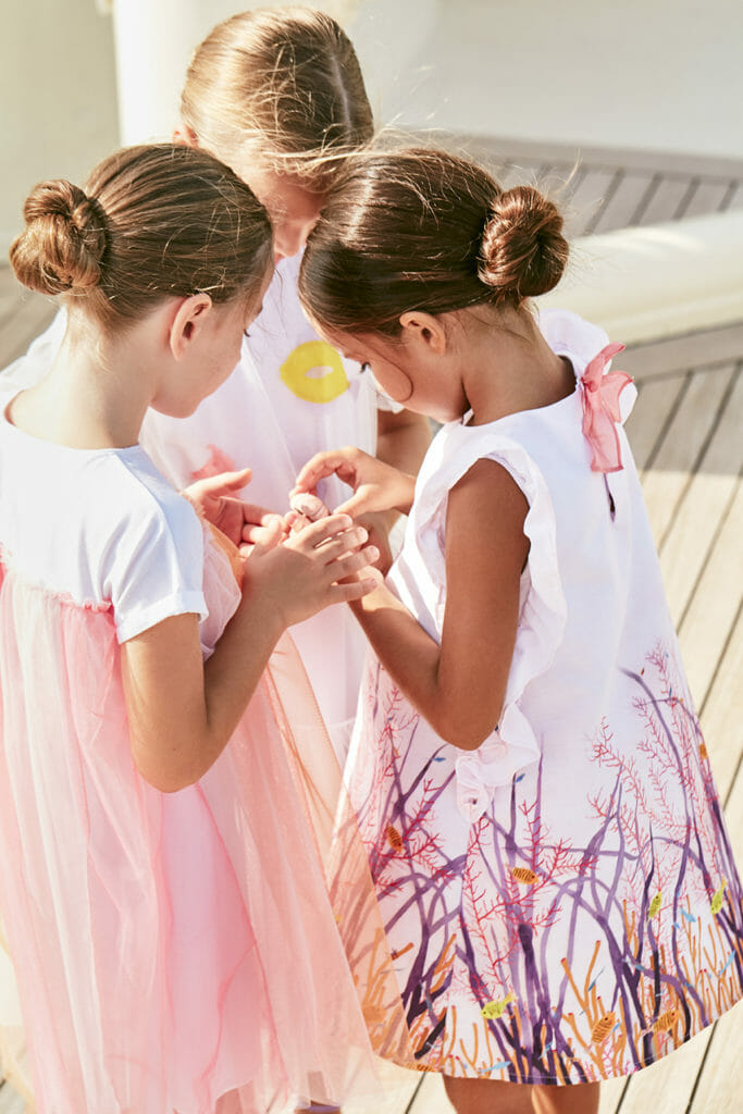 Coral and jellyfish inspire the Il Gufo girlswear for summer 2019 parties