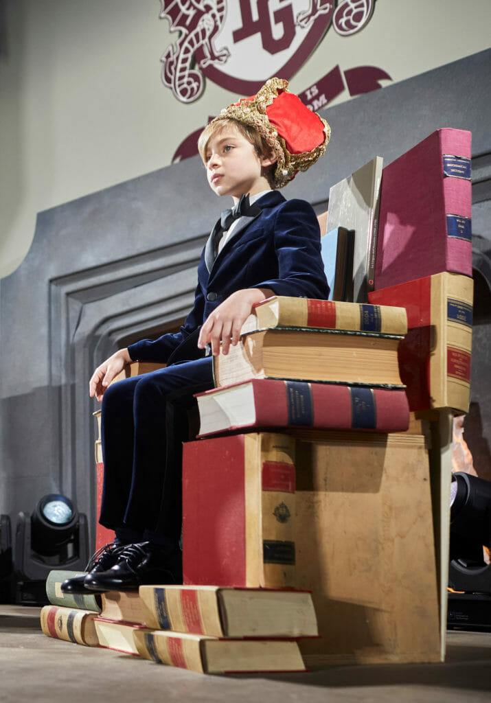 The king is on his throne at Il Gufo catwalk show in Florence